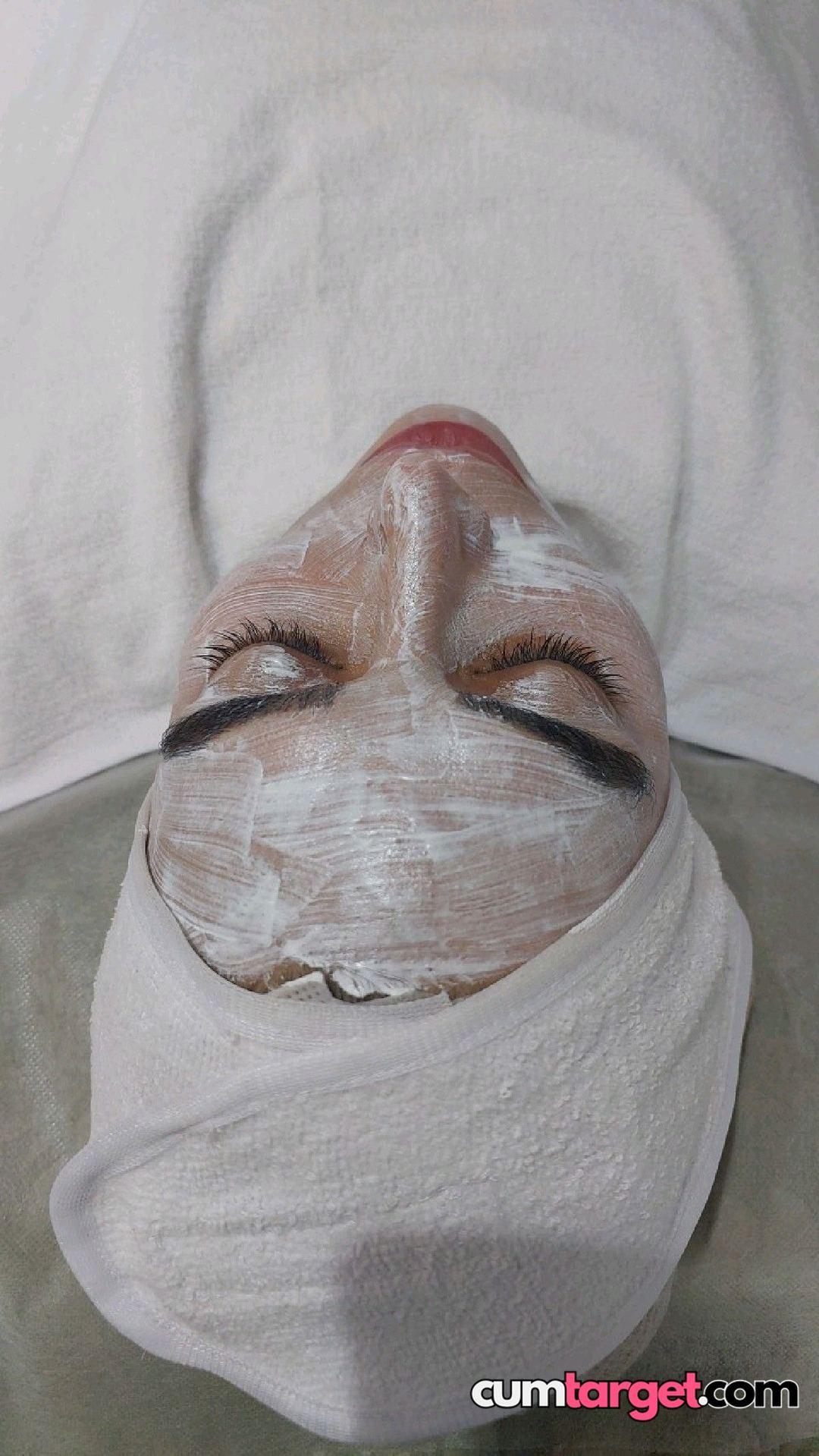 Waiting for Cum Relaxing Facial Treatment