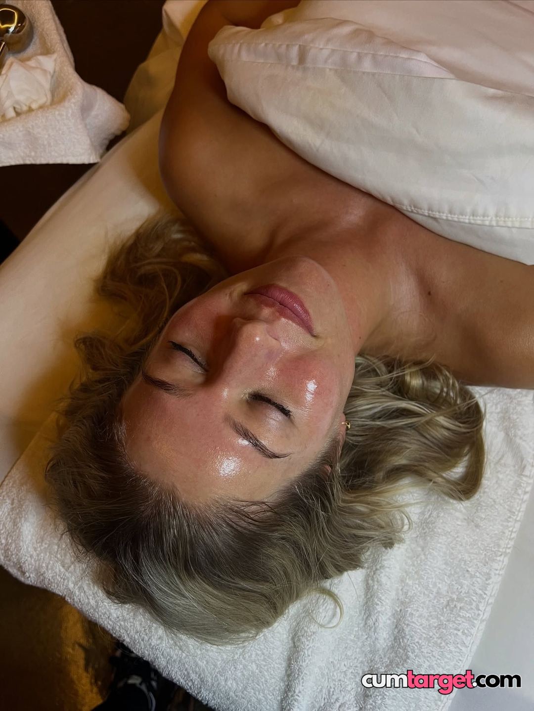 Waiting for Cum Relaxing Spa Moment