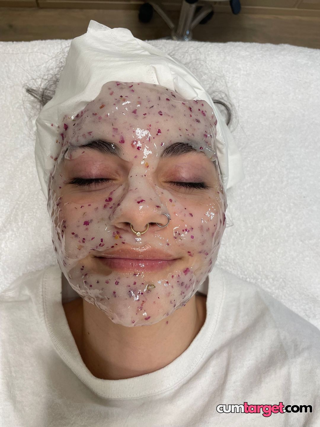 Spray on Relaxing Facial Treatment