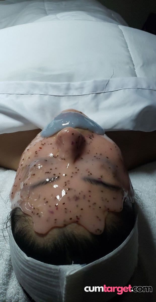 Spray on Facial Mask Treatment