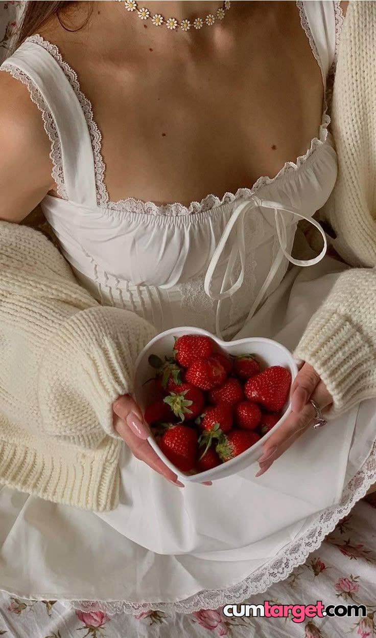 Cum On Heart-Shaped Strawberries Delight
