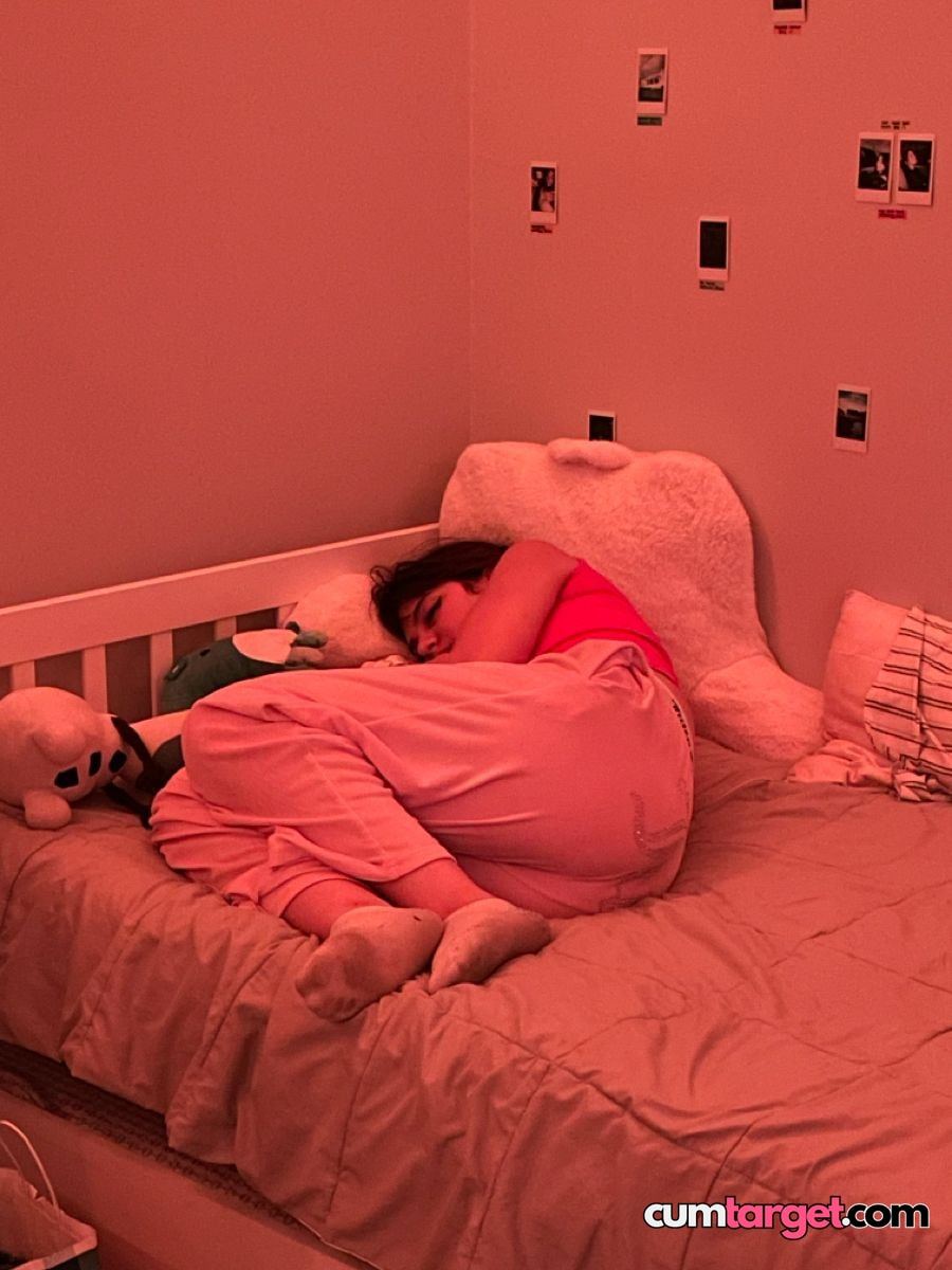 Cum Target Resting in Cozy Room