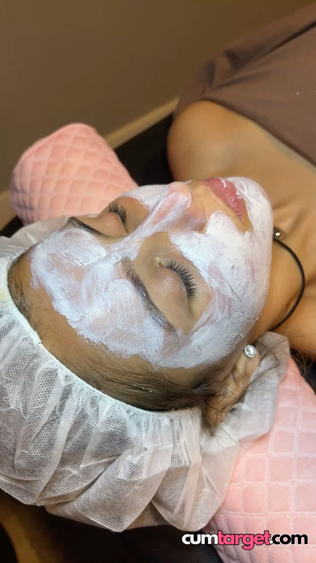 Wait for you Relaxing Facial Treatment