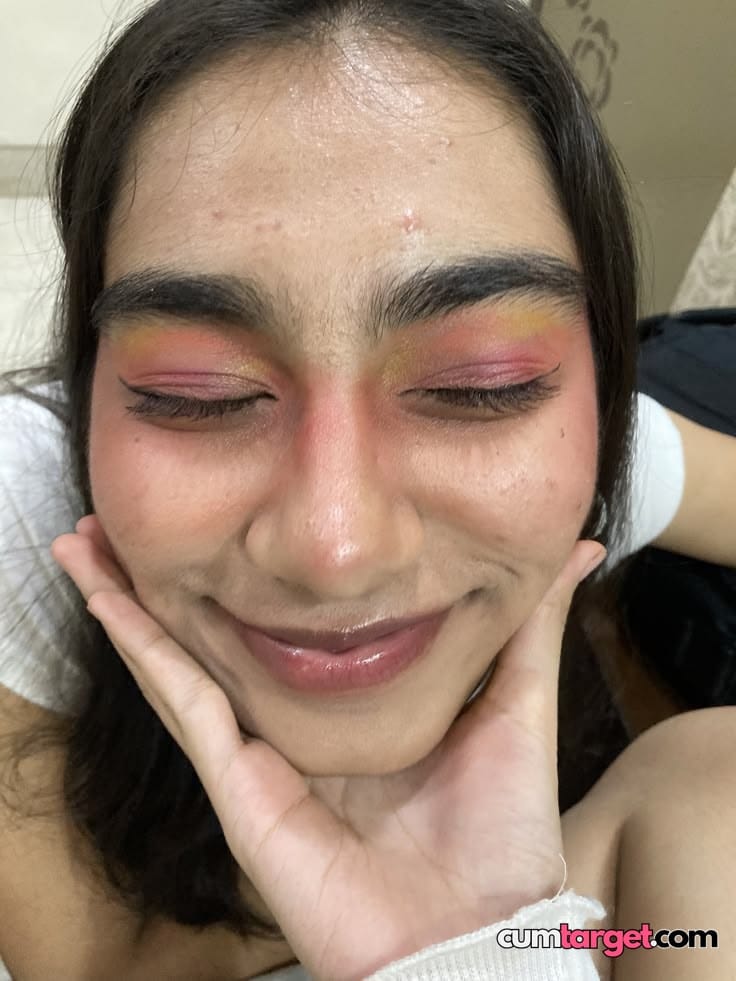 Target Close-up Smiling Woman with Makeup