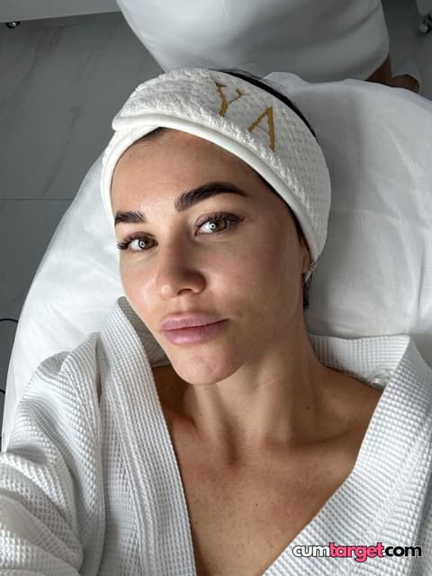 Cum On Relaxing Spa Moment
