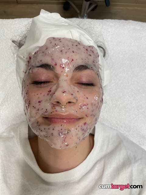Spray on Relaxing Facial Treatment