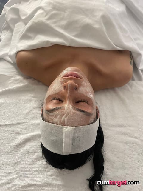Spray on Relaxing Facial Treatment