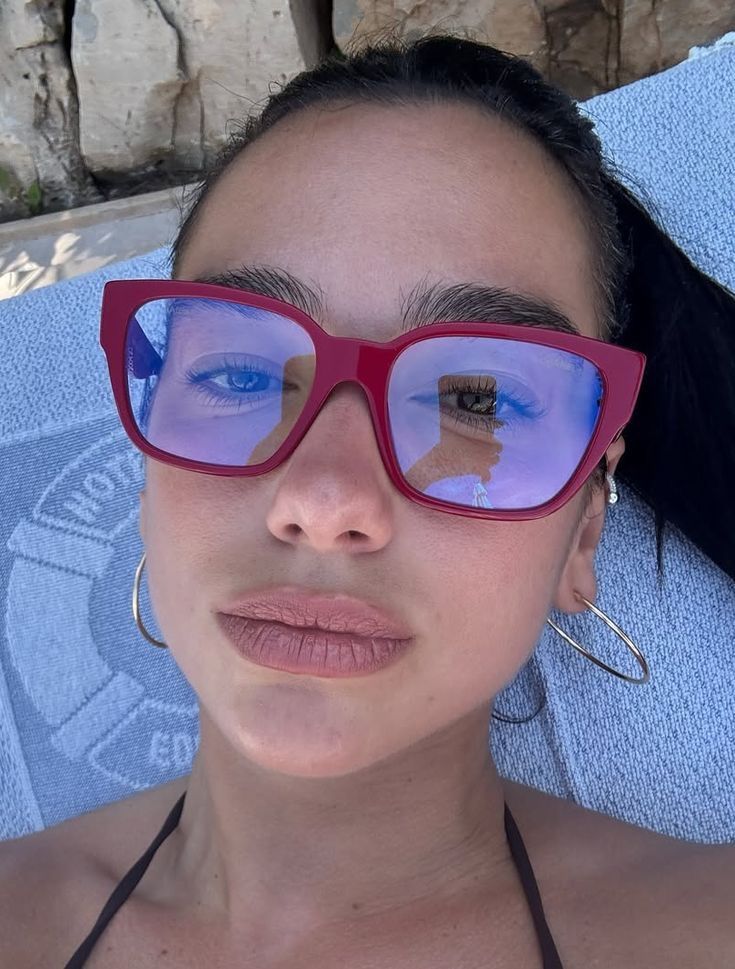 Close-up Woman with Sunglasses