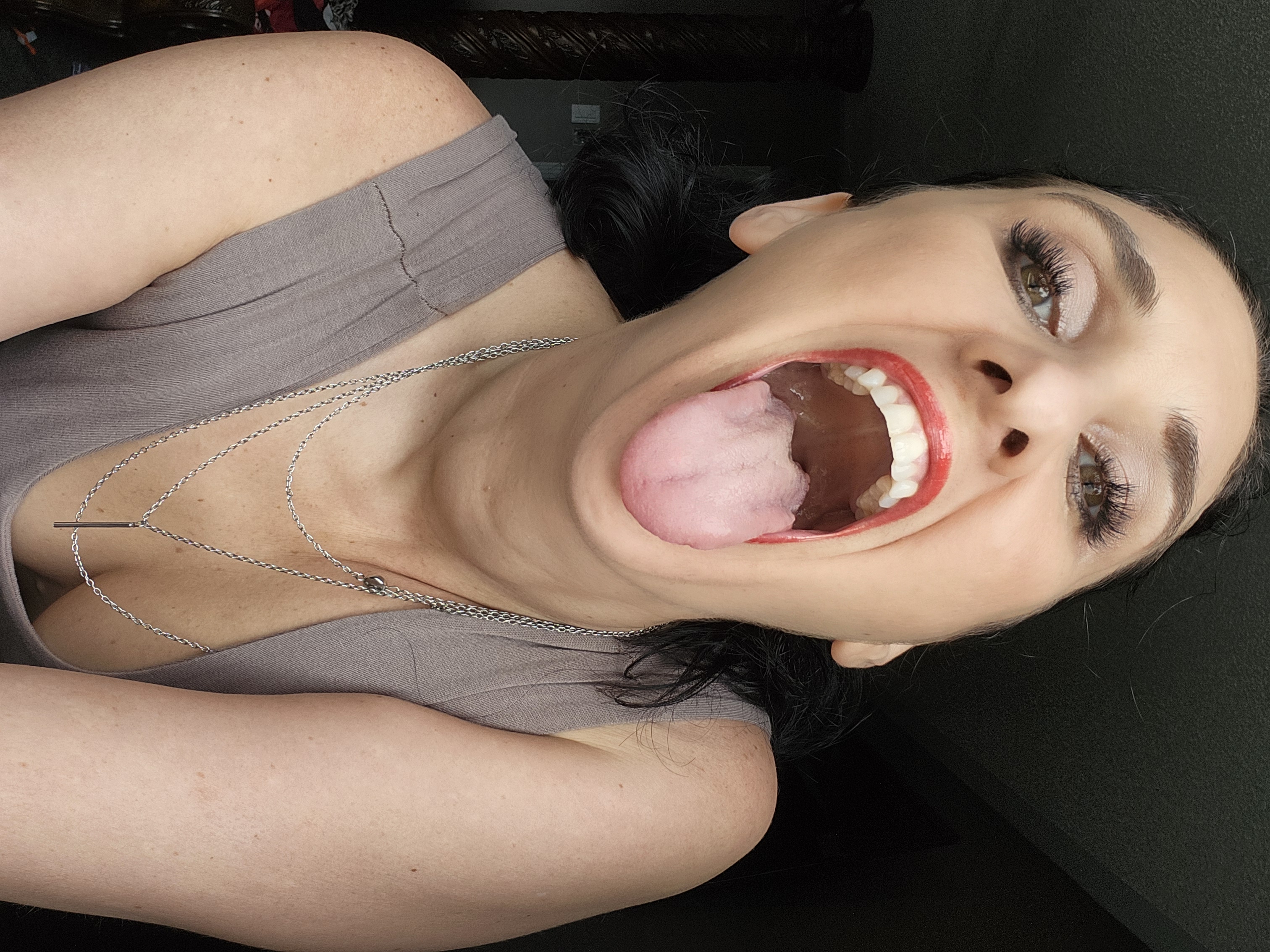 Cum target Finish on Playful Close-Up Selfie