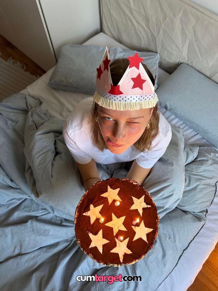 Cum target Finish on Birthday Celebration with Star Cake