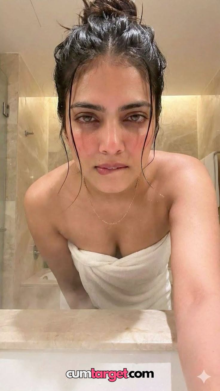 Finish on Cum target Woman in Towel Bathroom Selfie