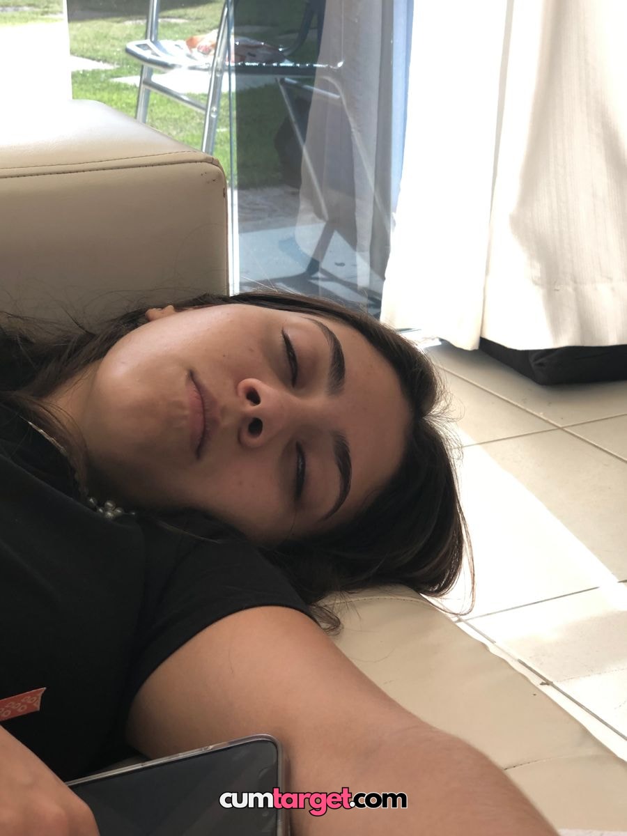 Wait for cum Cum target Woman Resting Indoors