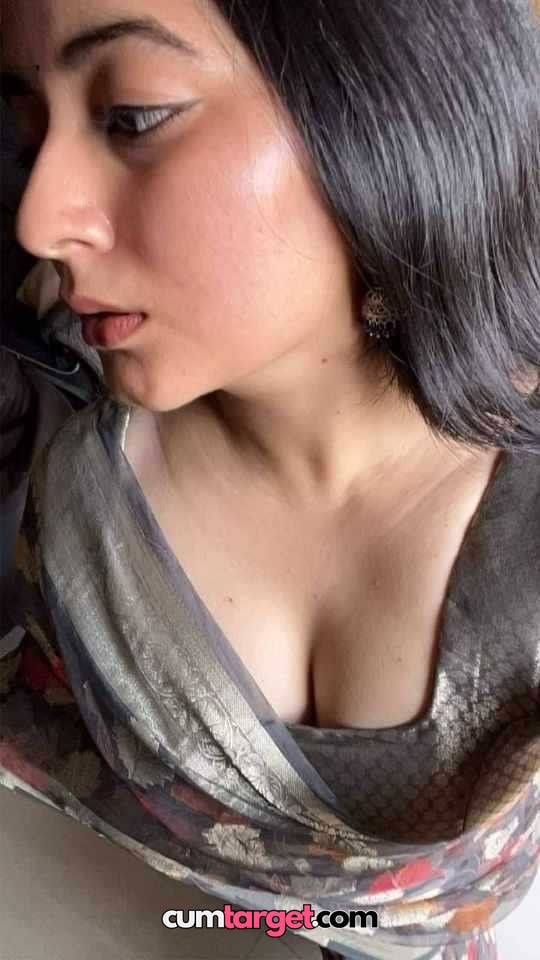 Wait for cum Finish on Woman in Traditional Attire