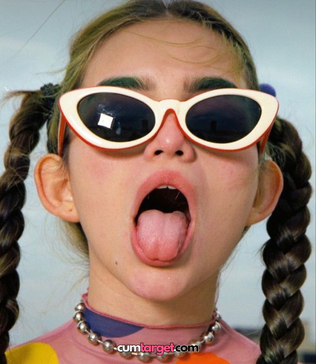 Cum target Wait for cum Playful Sunglasses Pose