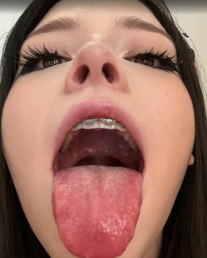 Finish on Spray on Close-up Tongue Out